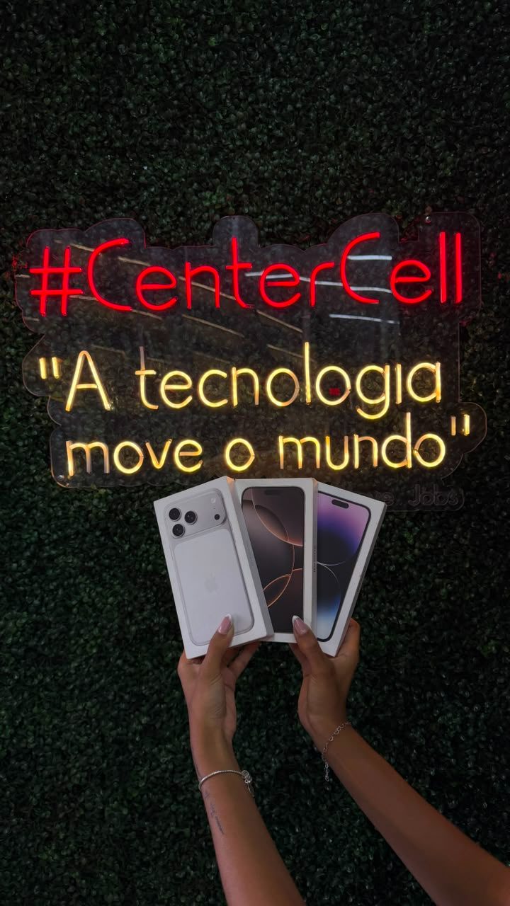 iPhones lacrados no painel neon da CenterCell